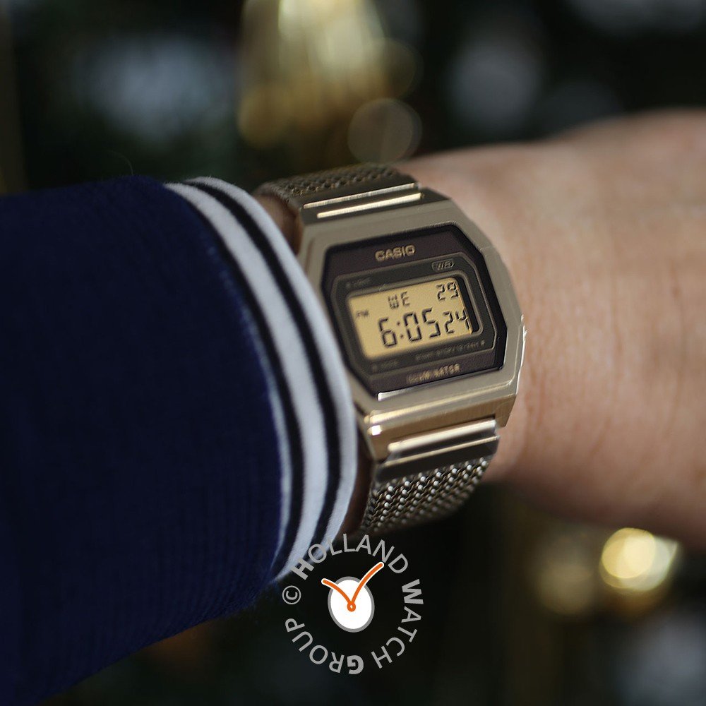 Casio Vintage A1000MGA-5EF Vintage Iconic Watch 4549526319662 EAN: • •